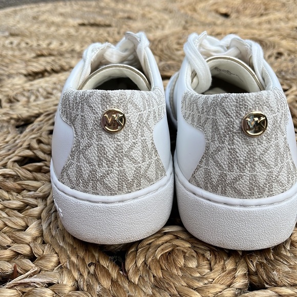 Michael Kors Irving stripe women’s lace up GOLD brand new! Worn once. - Picture 4 of 5